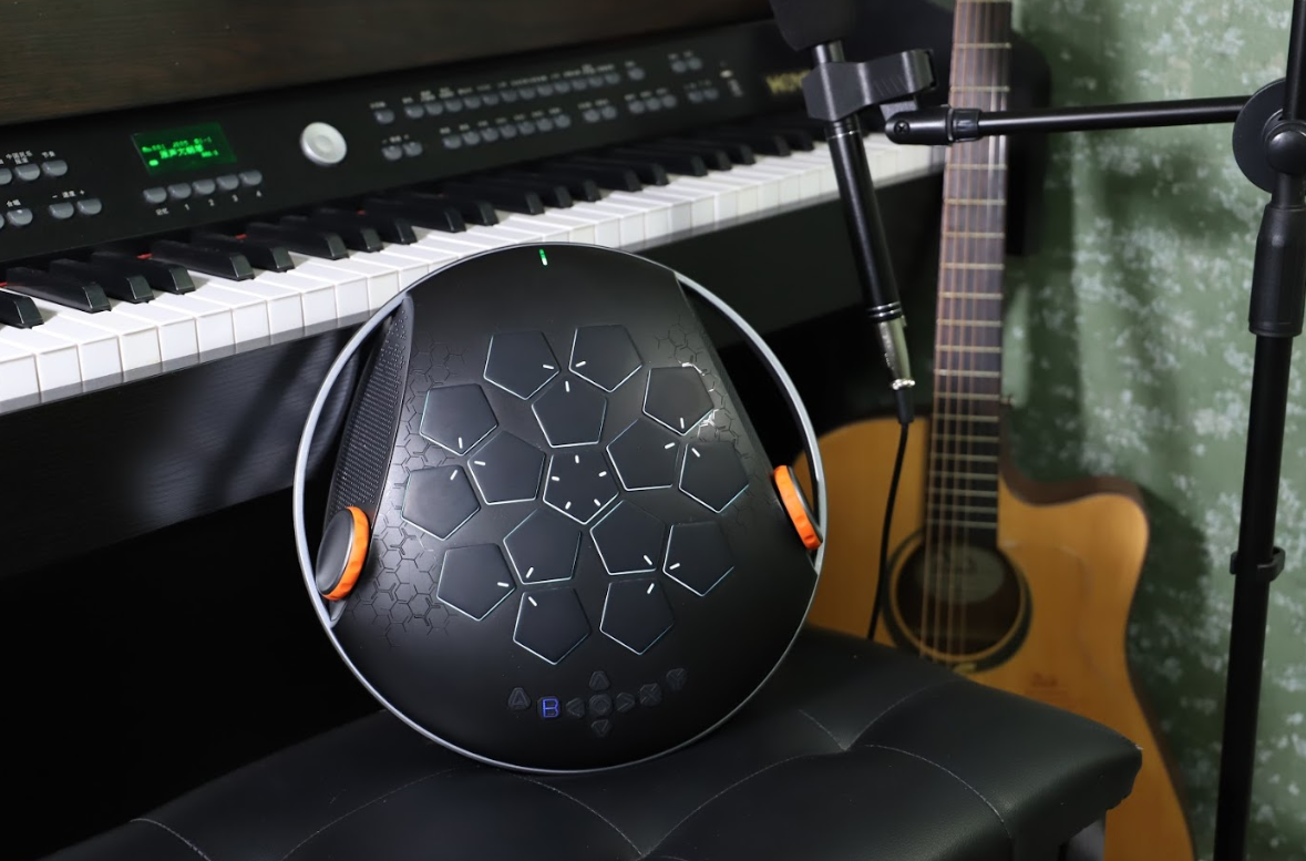 hapsbox's tweet photo. Whether you’re a pro or just an amateur, HapsBox offers you diversified, personalized and customized music interaction modes that create an easy and smooth music playability experience.  #hapsbox #musicinstruments #music
https://t.co/VkdssFNwPK https://t.co/zGEnfQNb8F