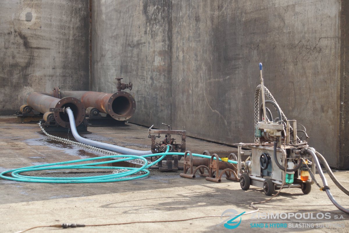 ZisimopoulosS's tweet photo. #Hydrodynamiccleaning 
 #zisimopoulosmaintenanceservices with the use of #semiautomatic systems and #newtechnologymachines we provide more #efficient and #faster cleaning compared to other conventional methods.
Learn more https://t.co/duczXOs3BV or contact us  210 44.12.004 https://t.co/p2eE8Aaqsw