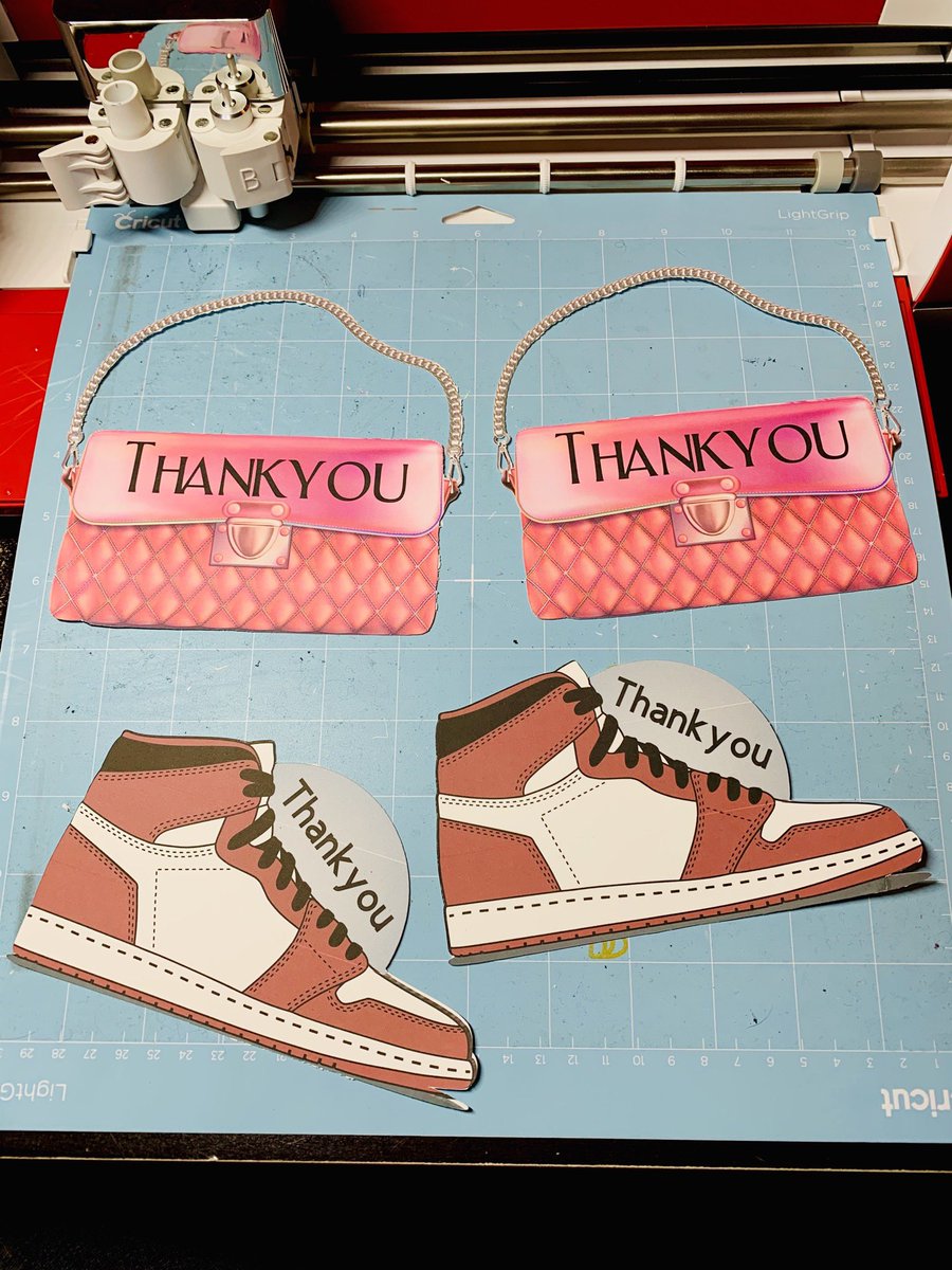 ChanelnotC0C0's tweet photo. It cost $0 for you to RT my Black owned business.

I love creating custom Thankyou cards and would love to do this for more brands this year! 🥰🥰 https://t.co/y8ocosML9z