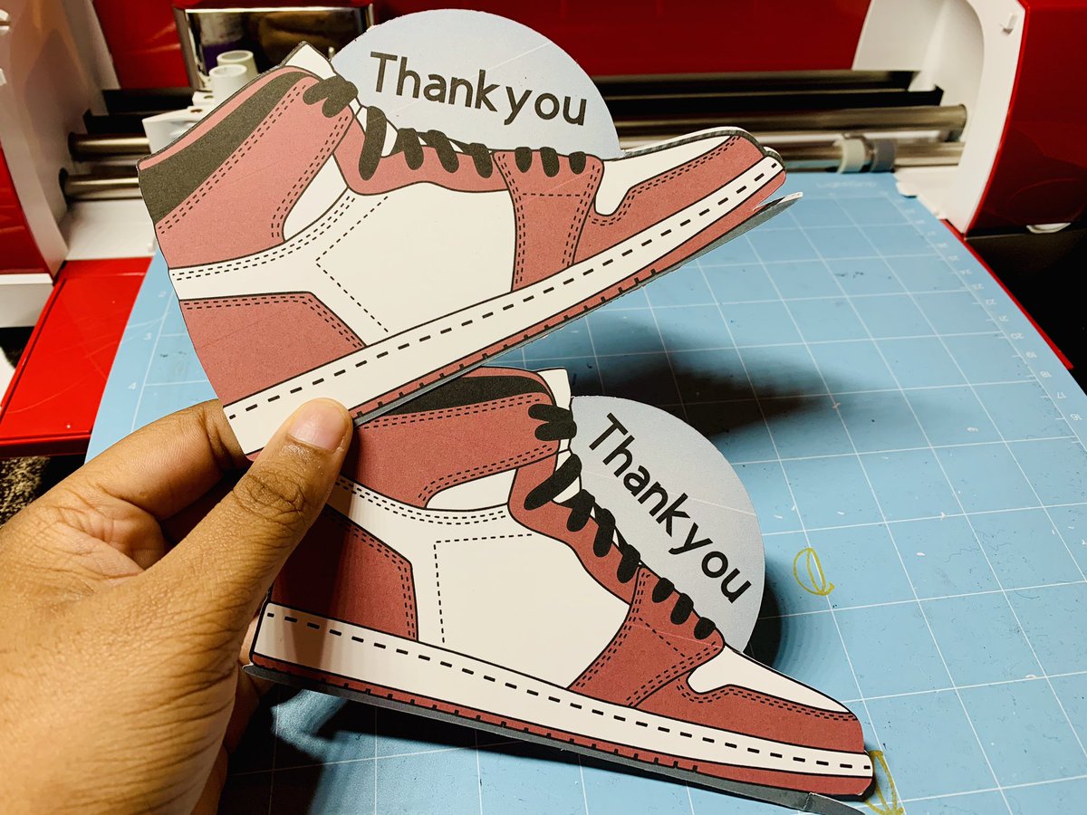 ChanelnotC0C0's tweet photo. It cost $0 for you to RT my Black owned business.

I love creating custom Thankyou cards and would love to do this for more brands this year! 🥰🥰 https://t.co/y8ocosML9z