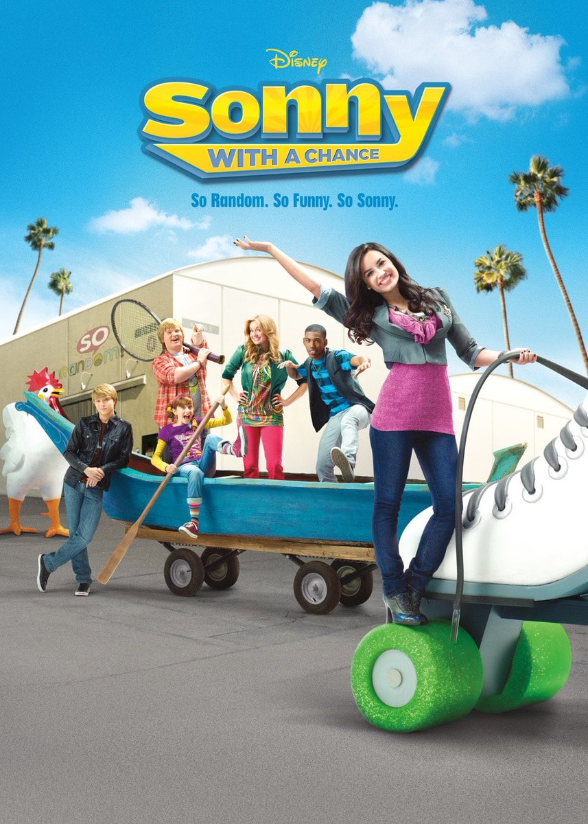 DisneyPlusITA's tweet photo. Far parte di un gruppo musicale o essere la protagonista del tuo show preferito?
Qualsiasi sia la vostra scelta, sono ora disponibili la prima stagione di #AlexECo e la serie completa di #SonnyTraLeStelle e #SoRandom solo su @DisneyPlusIT! https://t.co/bhf09czYVQ