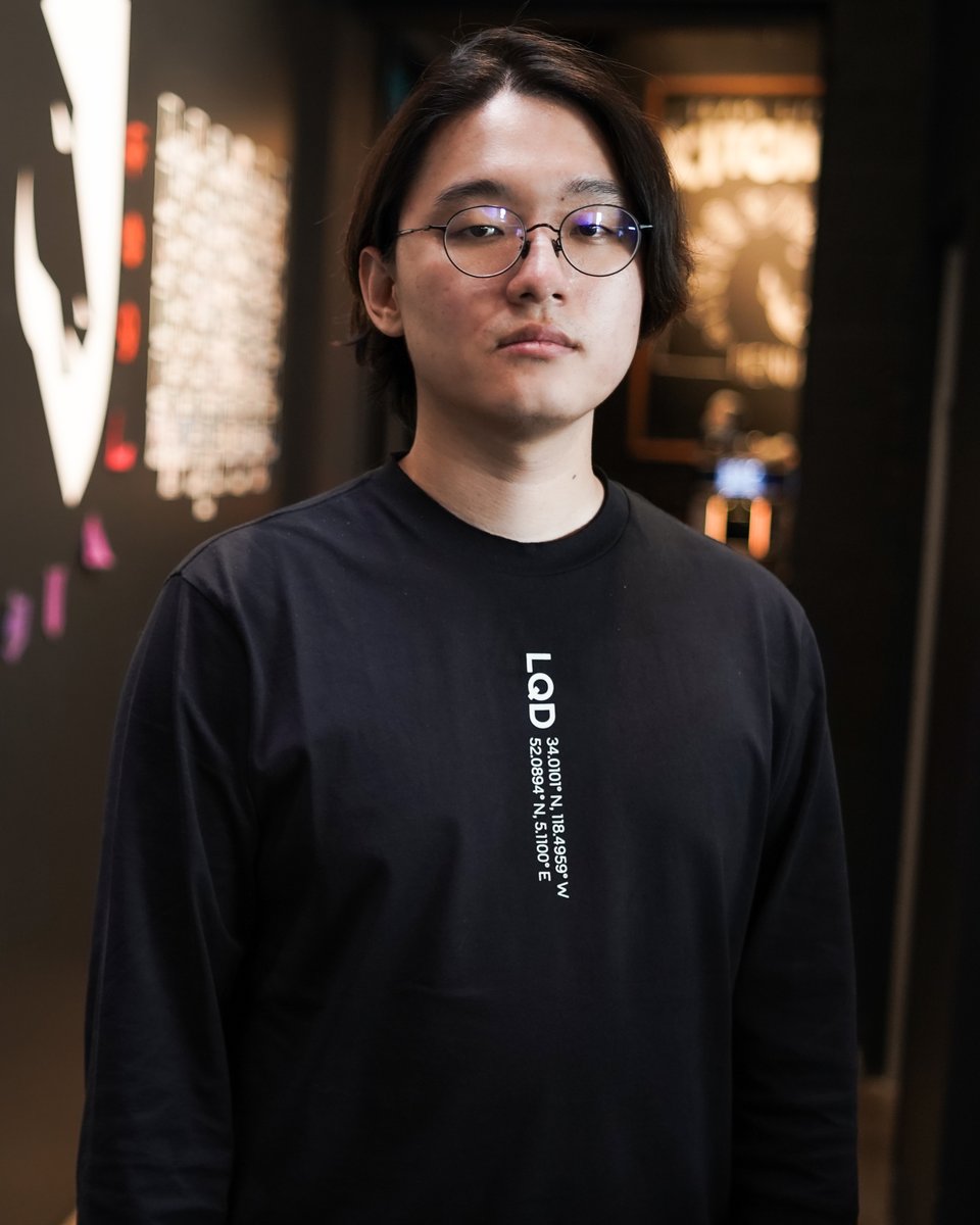 TLCoreJJ's tweet photo. Hi everyone, with the LQD drop going live today I'll be doing a giveaway and picking the winner in 24hrs to people who RT &amp; Follow me. The drop goes live today at 12pm PT so don't miss out, and use the code "COREJJ" to save 5%, good luck!! https://t.co/Lw2IhAgO8G https://t.co/sRzckLNCwT
