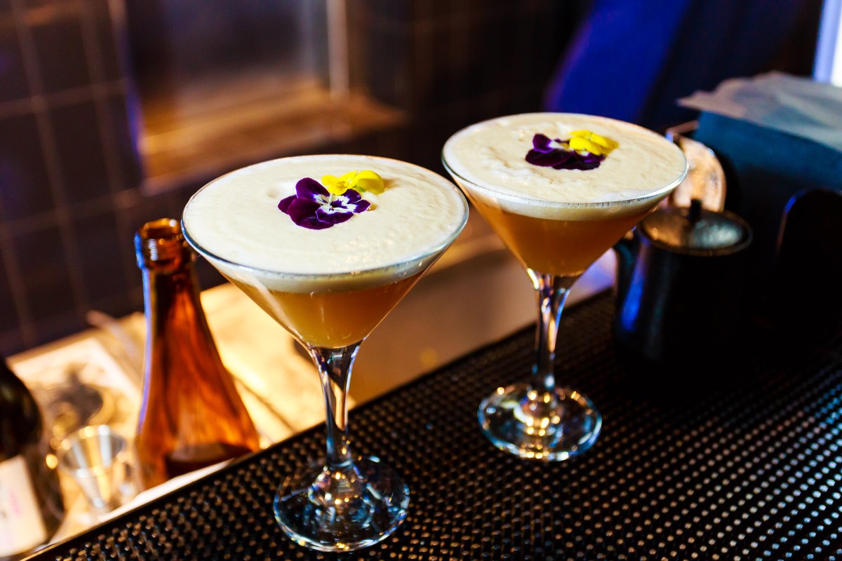 robatasoho's tweet photo. What Friday evenings are made of...  Visit ROBATA and experience our amazing Sake infused cocktails and start your weekend correctly. #robatasoho
.
.
Click the link in our bio to make a reservation and for more information in regards to our new opening hours and procedures. ❤️ https://t.co/xhNhpaptqR