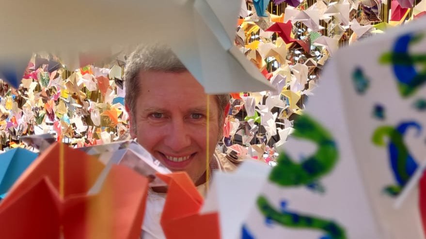 Clin d’œil à la folie créatrice et engagée de l'ami Charles Kaisin…A voir ces prochains jours à la Cathédrale de Bruxelles!
#charleskaisin #canal #origamiforlife #covid #cathedralestmichel #folieeffervescente