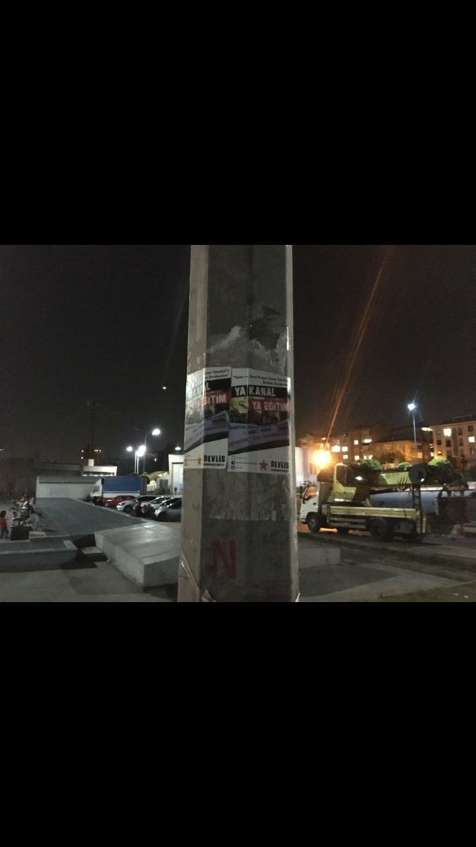 devrimci_lise's tweet photo. Devrimci Lise Koordinasyonları olarak Bağcılarda Sticker Çalışması gerçekleştirdik , tüm Liselileri Dev - Lis / K saflarında Mücadele etmeye çağırıyoruz.

#yakanalyai̇stanbul 
#yakanalyaeğitim https://t.co/4AGbelde96