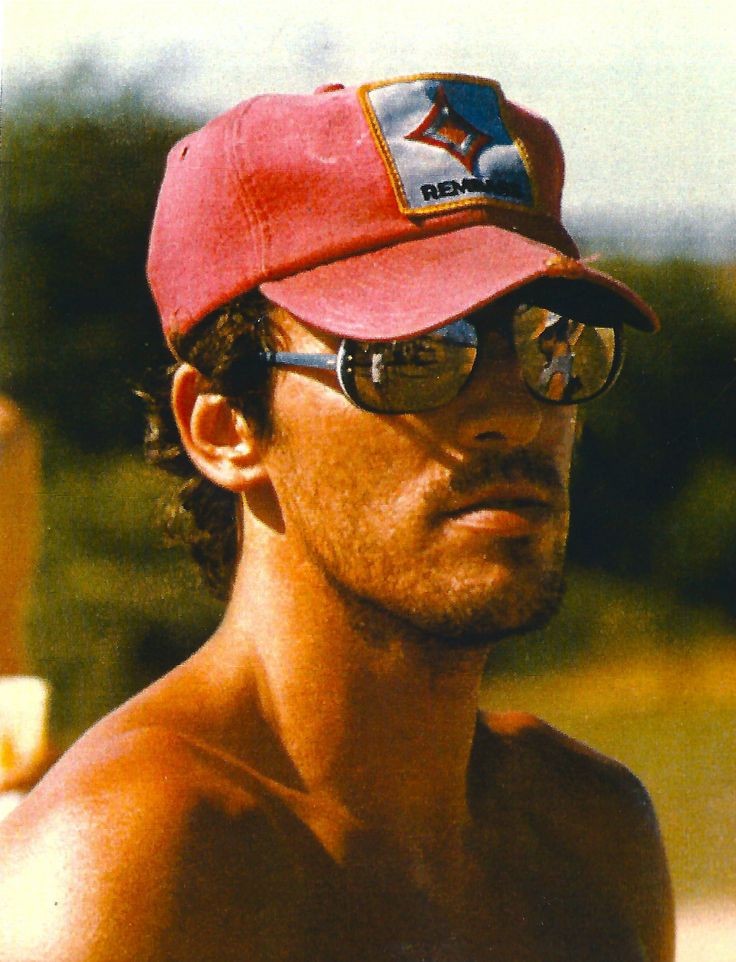 Niall Horan as The Boss a thread that he would LOVE but won't see it.