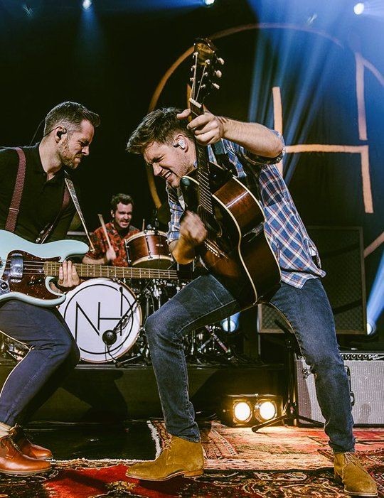 Niall Horan as The Boss a thread that he would LOVE but won't see it.