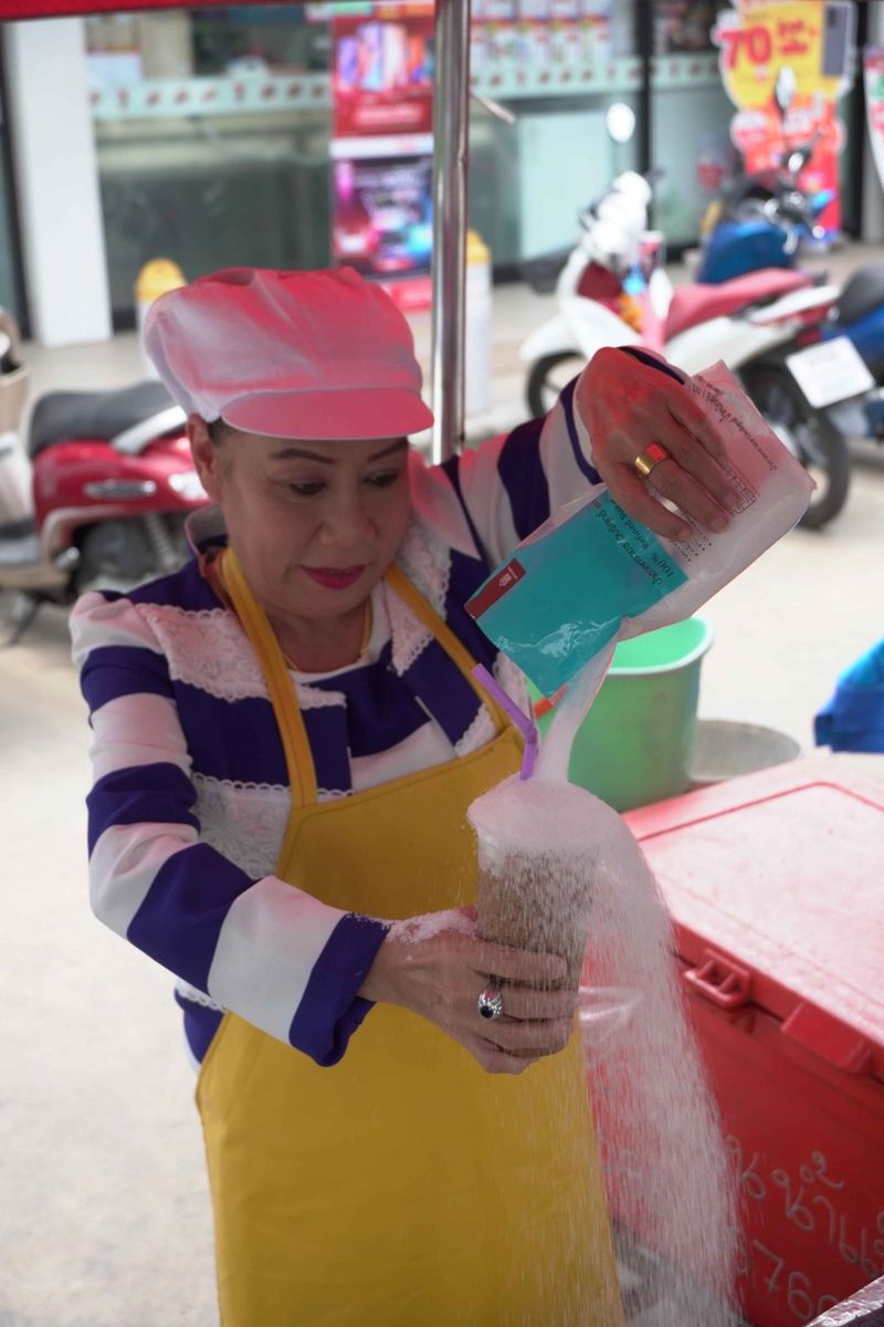 ขอหวานน้อยนะคับ
ป้า :