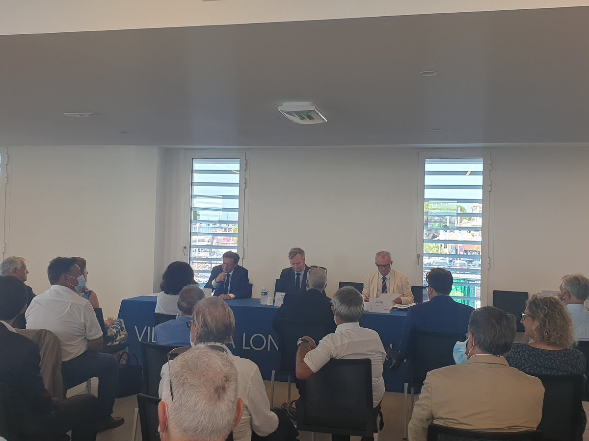 Visite ce matin du Secrétaire d'Etat chargé du Tourisme <a href="/JBLemoyne/">Jean-Baptiste Lemoyne</a> à La Londe-les-Maures pour faire un premier point sur la conjoncture estivale avec <a href="/FdeCanson/">François de Canson</a> Président du CRT en présence de nombreux acteurs du tourisme