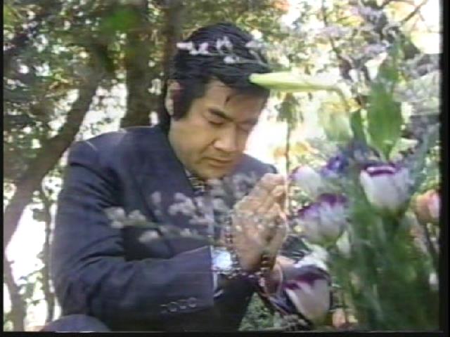 怒りくま 藤岡弘 探検隊シリーズ から 猿人ジュンマ の回を鑑賞 冒頭で藤岡隊長が故川口隊長の墓前で手を合わせ隊長を継承する事を報告 その後 画面に映し出された 川口浩探検シリーズ の名前部分が反転 藤岡弘 探検シリーズ に代わる演出は 怒りくま 藤岡弘 探検隊シリーズ から 猿人ジュンマ の回を鑑賞 冒頭で藤岡隊長が故川口隊長の墓前で手を合わせ隊長を継承する事を報告 その後 画面に映し出された 川口浩探検シリーズ の名前部分が反転 藤岡弘 探検シリーズ に代わる演出は