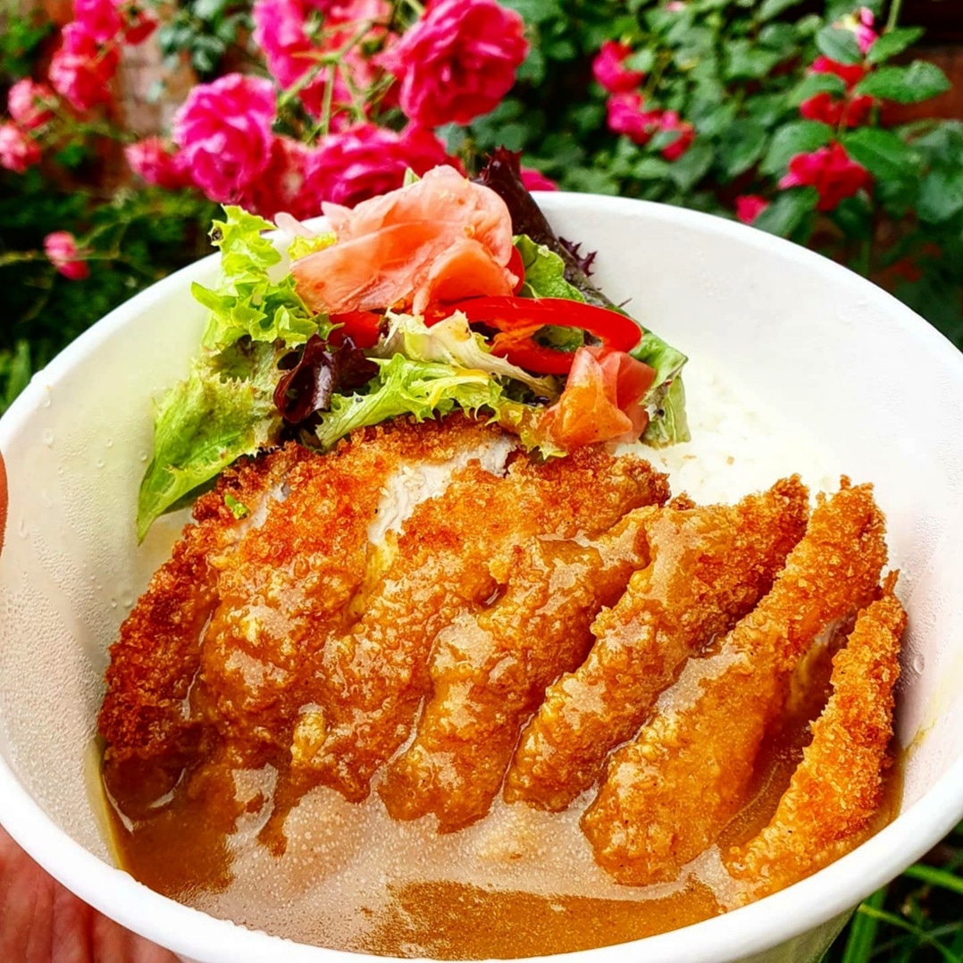 adamhayes900's tweet photo. 💥 NEW @frankdfood Rice Bowls via @GupShupBrum 💥

Panko coated chicken katsu, classic Japanese medium spiced curry sauce, Frank'd sticky rice, mixed leaves, pickled ginger, red chilli 

Well worth £6.95, there's a Aubergine &amp; Prawn version too I'm going to try. Wagamama who? https://t.co/qxUZZAlAQp