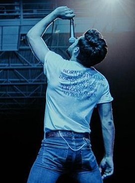 Niall Horan as The Boss a thread that he would LOVE but won't see it.