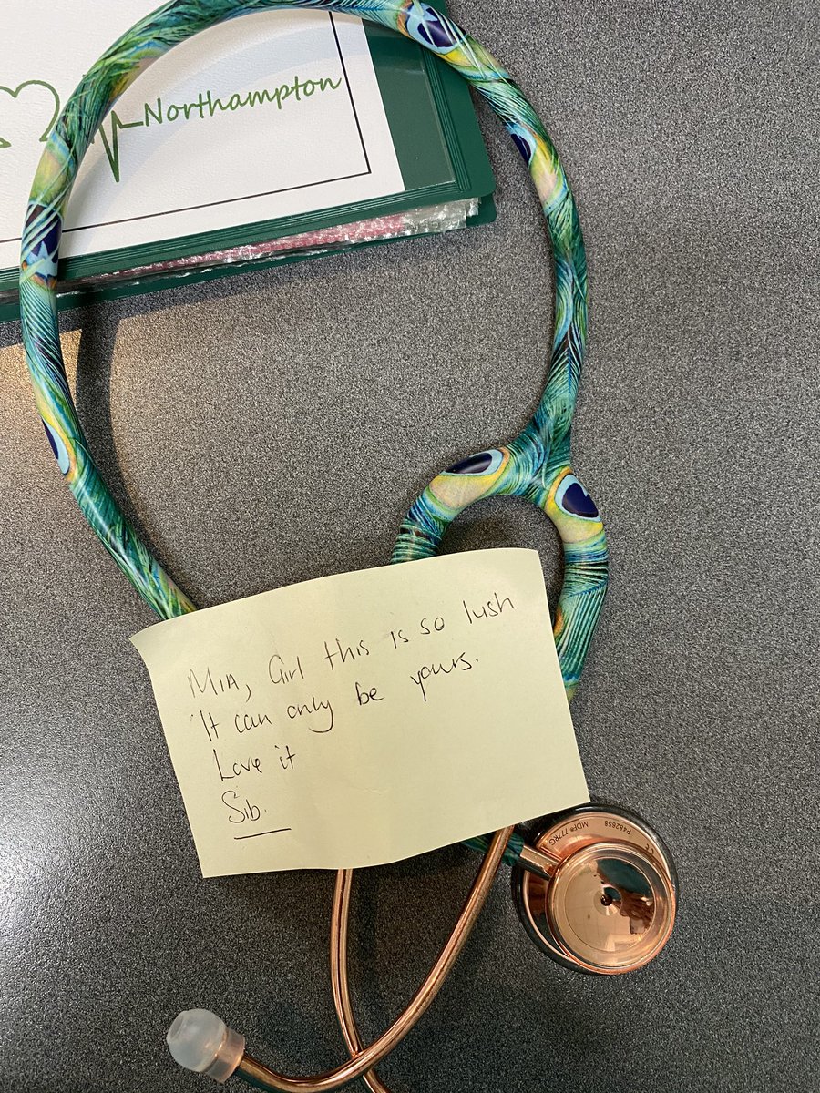 Porridge delivery ready for after the WR and cute notes on my stethoscope. I work with the best best nurses ever! @NghCare