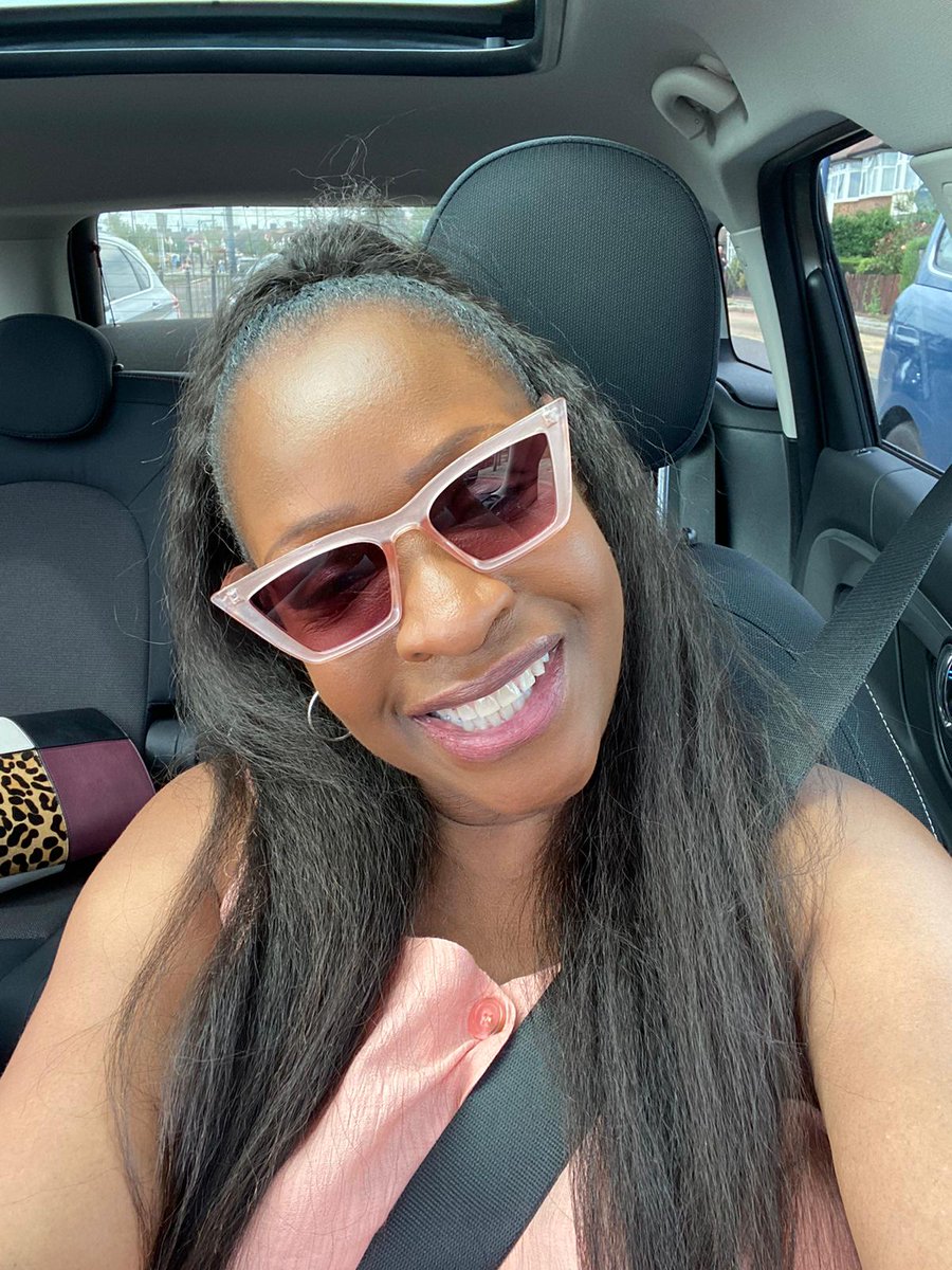 AngieGreaves's tweet photo. Happy #Friyay everyone! I've got that #FridayFeeling so don't forget to start your weekend with me on the #SmoothDriveHome from 4 pm - Just go to https://t.co/uwikatkU8F, @GlobalPlayer or say 'Play Smooth'! @SmoothRadio @global #LetsDoThis https://t.co/0v41T0s3IG