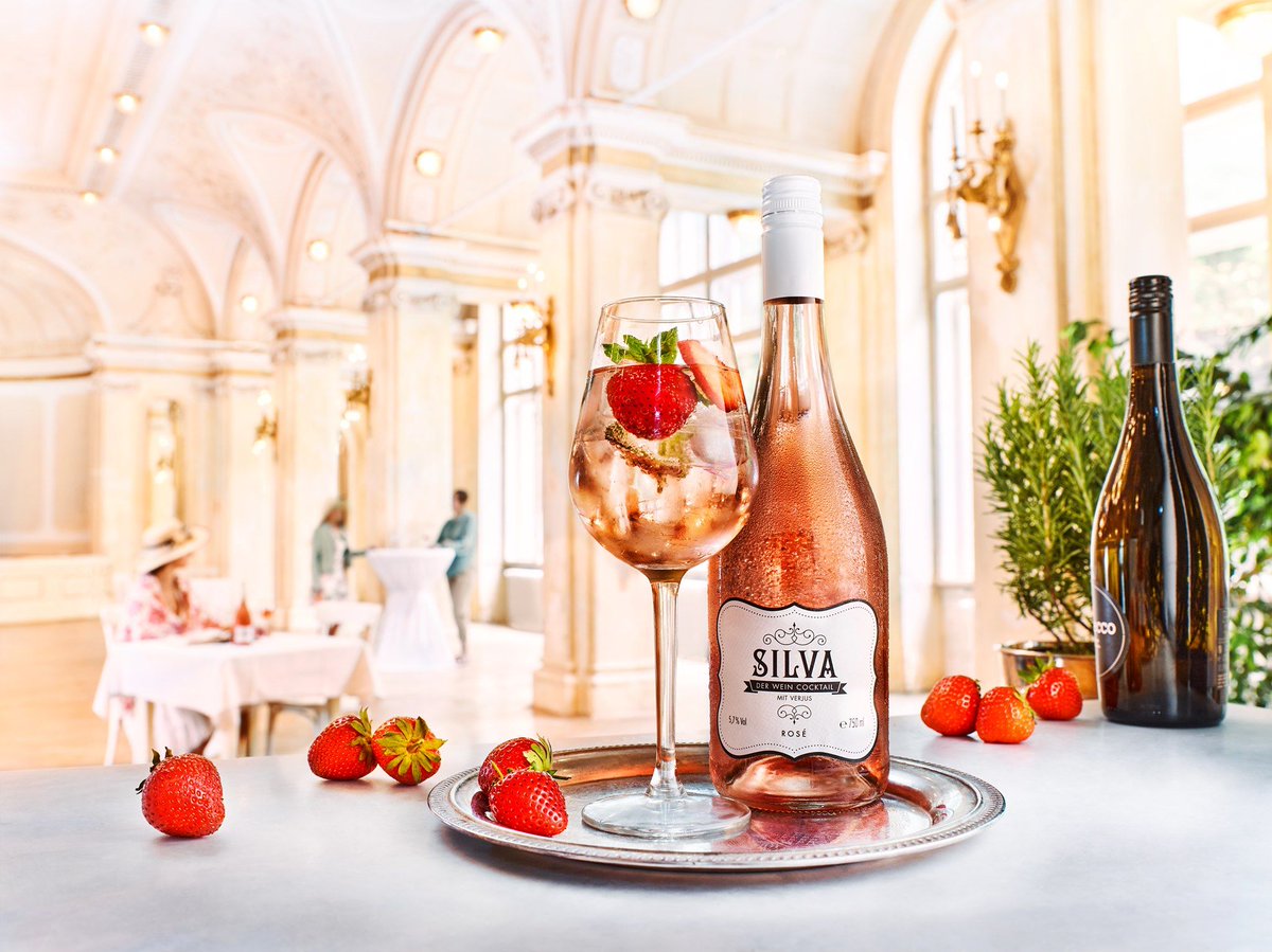 An heißen Tagen, wie heute sollten Drinks sommerlich leicht und fruchtig sein.
Wir empfehlen Dir heute:
🥂𝗦𝗶𝗹𝘃𝗮 𝗦𝗲𝗰𝗰𝗼 𝗥𝗼𝘀𝗲́

#SILVA kombiniert mit Schaumwein – das ist DIE spritzige und wunderbar erfrischende Alternative zu klassischem #Aperol und #Hugo.