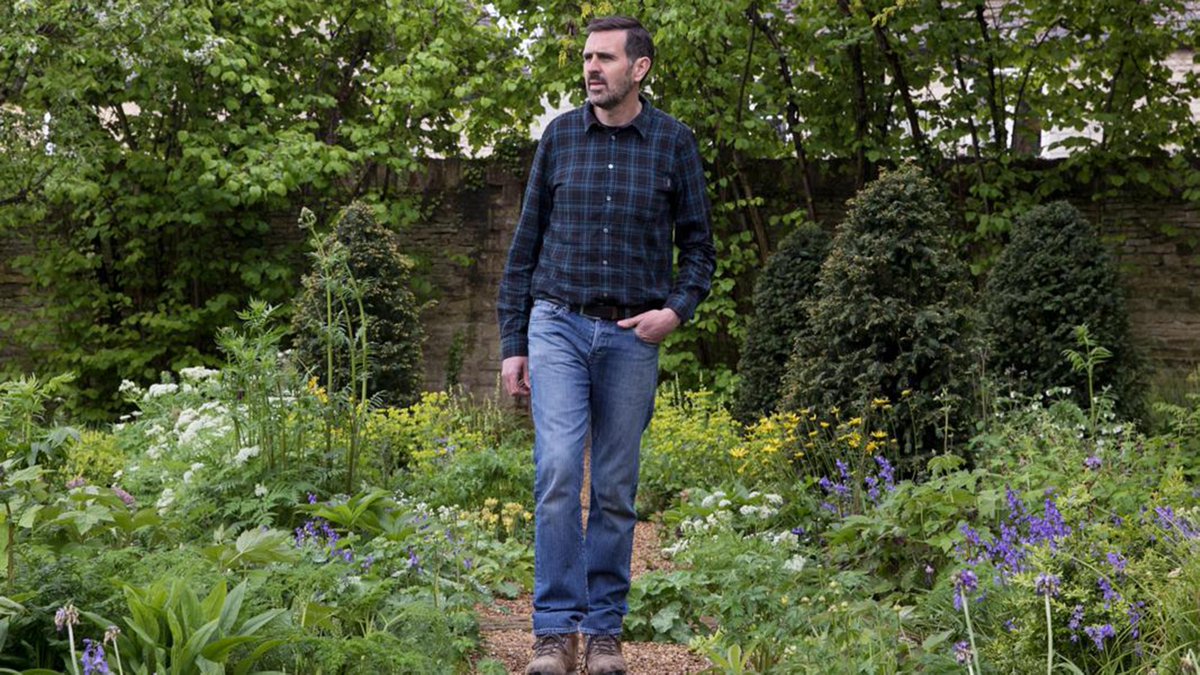 GWmag's tweet photo. Make the garden of your dreams with @frostatwork’s easy guide to design in the August issue of @GWmag. In shops now or buy online at: https://t.co/WjRzcSv5Tx #gardendesign https://t.co/0WLyNI1lEZ