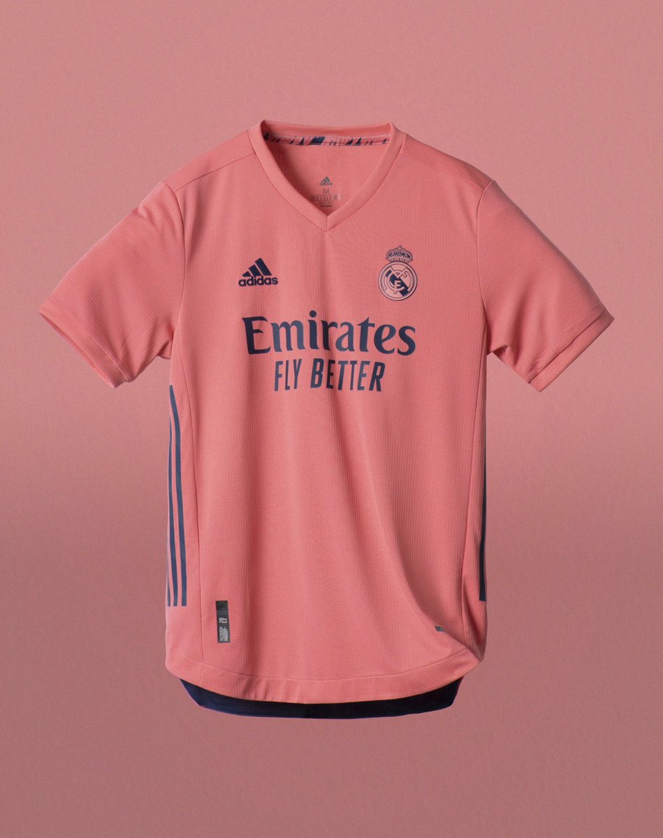 FolagoR's tweet photo. La segunda equipación de la próxima temporada del Madrid es rosa.

ROSA. Y se ha anunciado hoy. https://t.co/ayLCL2HF7a