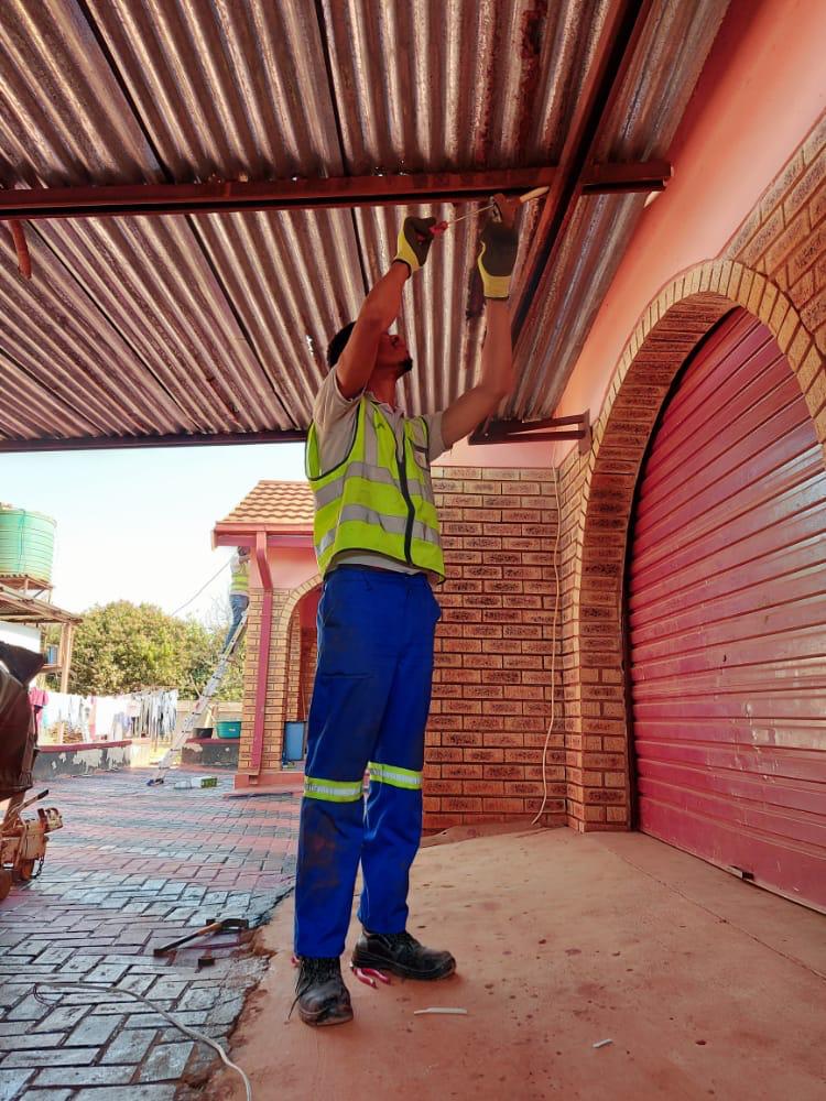 TshedzoPty's tweet photo. Tshedzo_electric💡🔌
Electric lights installation and maintenance✅
Be bright. Be safe. Be LED
Let us take charge of your electrical needs
Whatever your occasion we're at your location📍
📧Info@tshedzogroup.com
📧Electric@tshedzogroup.com
📞0658175712 ¦0768398926
#31JulyMovement https://t.co/Q1bgubPVcy