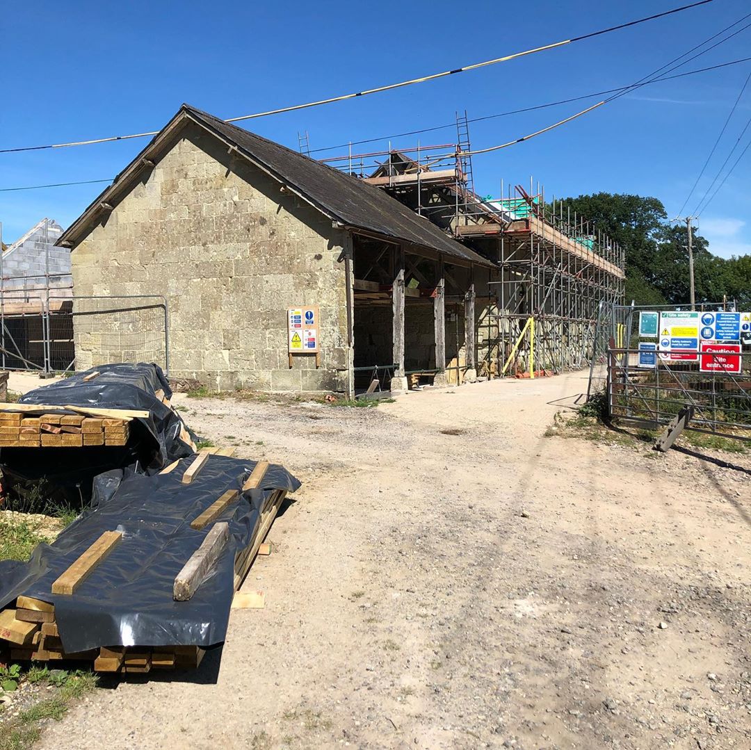 rmouldingandco's tweet image. Great to see some progress on site in Fovant.. 👌
📸: @markfdavis
@MLArchitecture
#MouldingtheBuilders #renovation #restoration #architecture #wiltshire #chicksgrovestone #slate #renovation