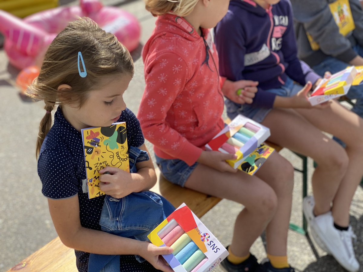 JLalblasserdam's tweet photo. Voor onze volgers op Twitter, volg op Facebook het ZomerpaspoortAlblasserdam #Zopa Er staan op dit moment van de 120 georganiseerde activiteiten nog 50 activiteiten open waar ruimte is om aan deel te nemen. Via de website zijn de beschikbare plaatsen actueel. En via FB gepromoot. https://t.co/aaizn1pLdC