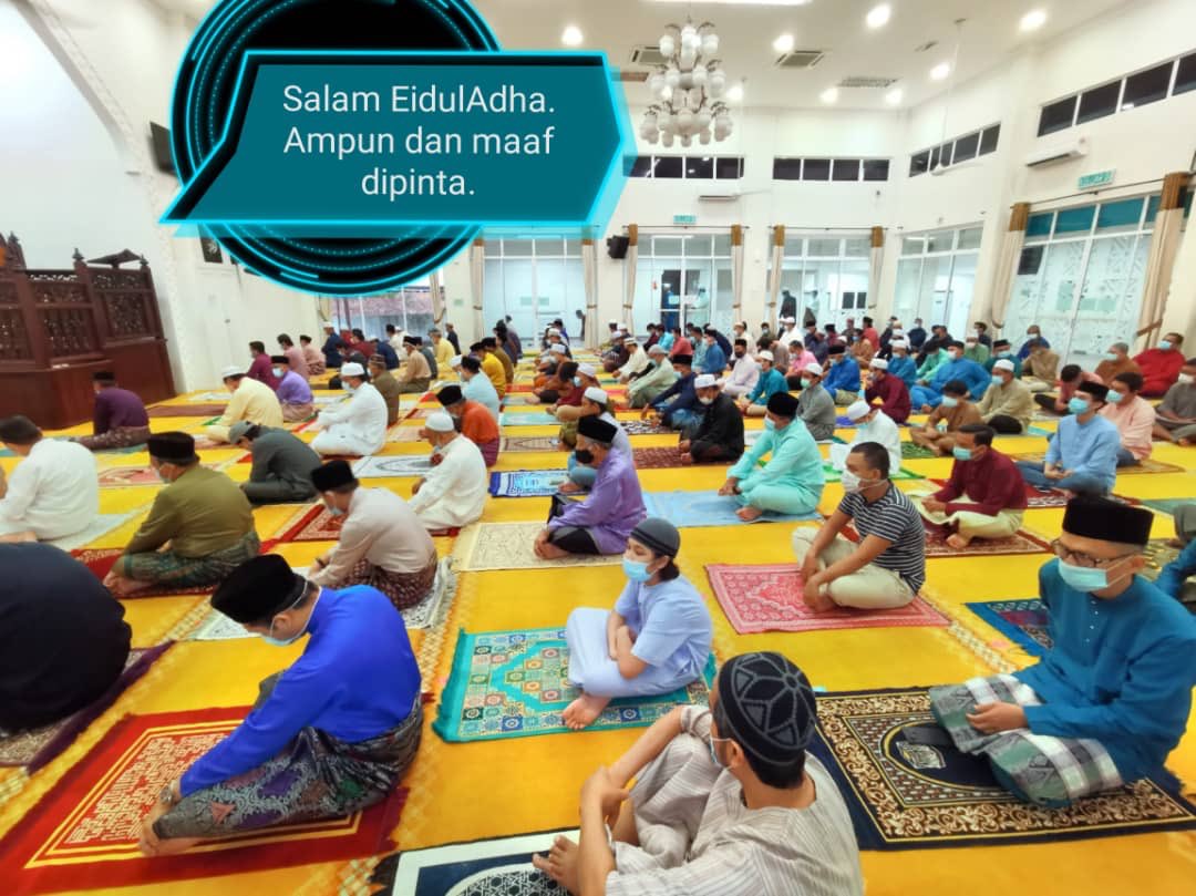 myusoff28's tweet photo. Can you guess which one is me?
Feeling grateful to be able to perform Eid prayer at our mosque at Presint 14, Putrajaya. The last one was done at home due to MCO. https://t.co/qgzkQsjDNT