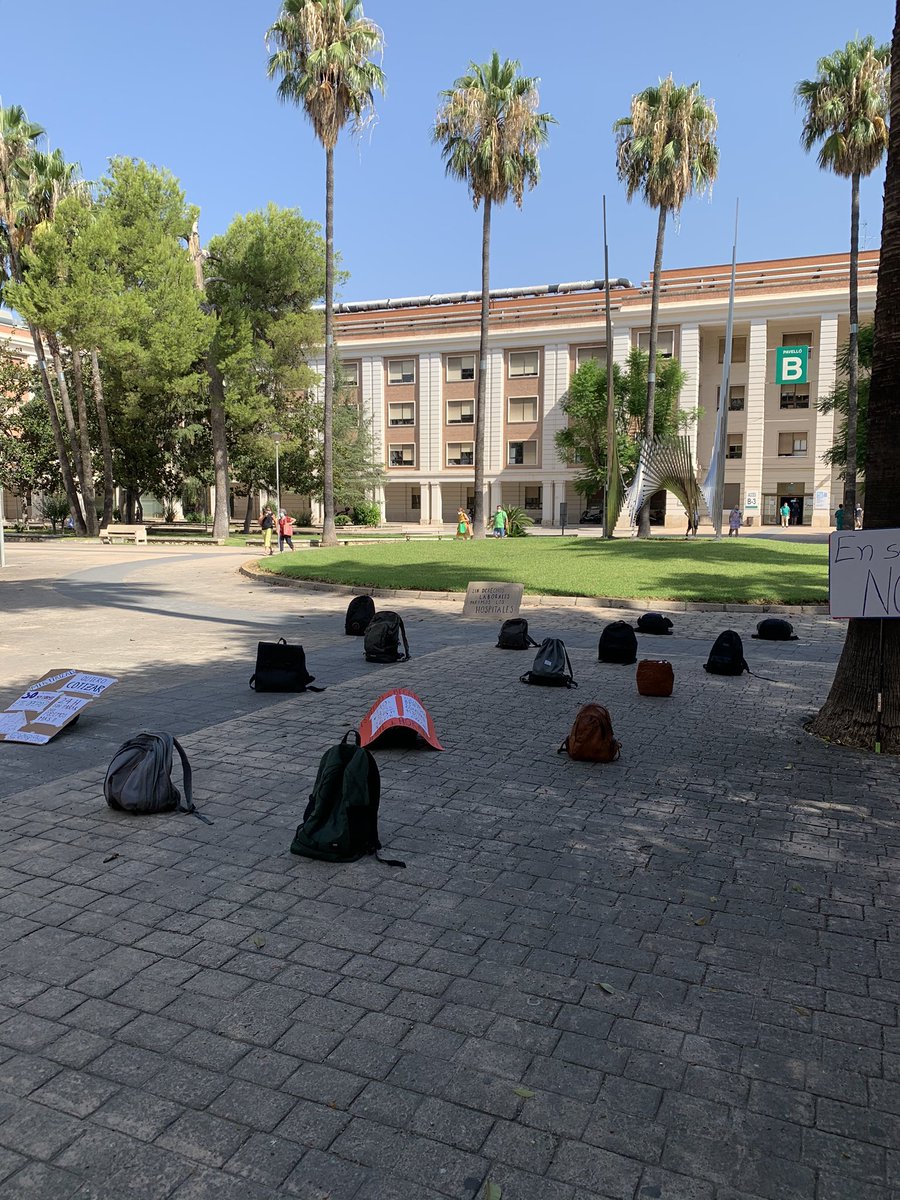 Jose_Berr's tweet photo. @AuroraGallegoP Qué decepción Aurora... 😞Pues eso, las mochilas olvidadas... https://t.co/7S8FrukZmt