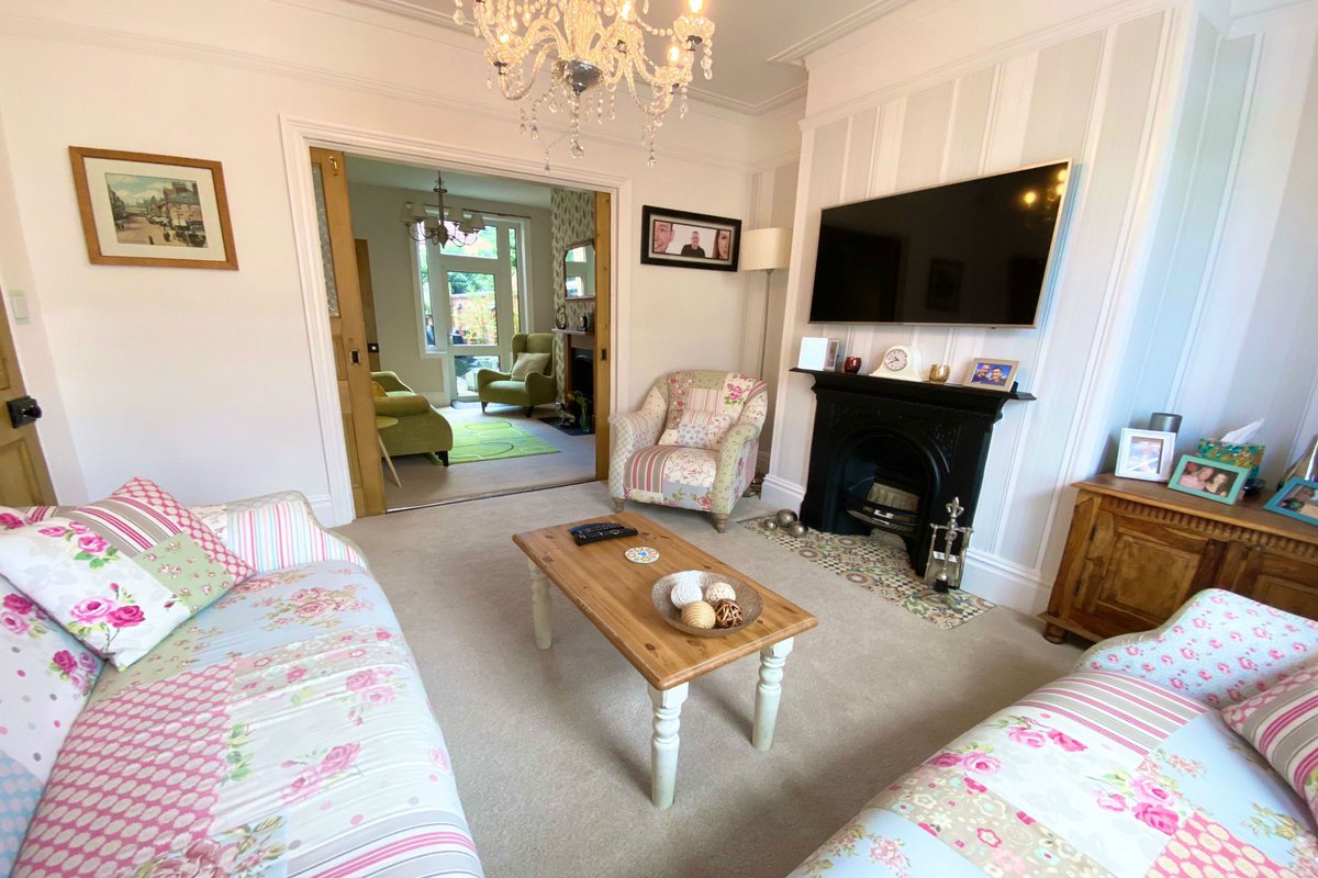 oriordanbondEA's tweet photo. For Sale | Abington

·  3 story town house
·  4 double bedrooms with ensuite to master
·  Re-modelled kitchen/breakfast room
·  Bi-folding doors to garden
·  Converted basement with double bedroom and ensuite
·  Gated front courtyard

£315,000

Please call us on 01604 639007. https://t.co/lgWY6gpD3X