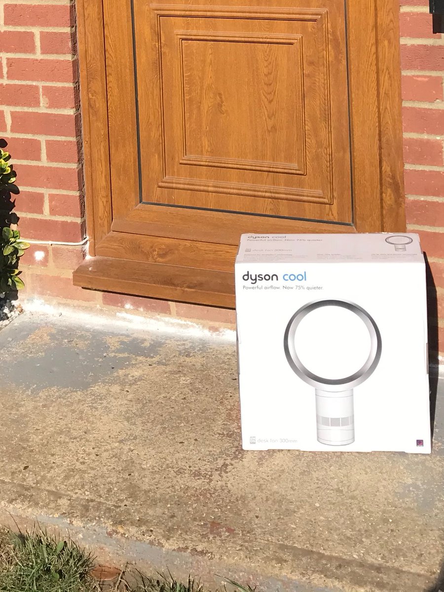 JBPostle's tweet photo. Hot Hot Hot today.. stay safe everyone.
First delivery of the day today for a lovely customer working from home! 
#aylsham #northwalsham #cromer #sheringham @euronics_UK https://t.co/m0XnbUr0DP