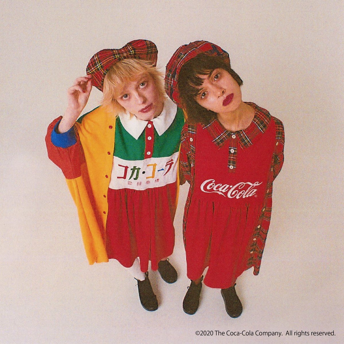 Heihei Heihei Coca Cola限定アイテム 8月1日 土 から コカ コーラ との限定アイテムが販売開始です ロゴ部分には立体感のある刺繍が施され スポーティーな素材感とワイドなシルエットのワンピースになっています