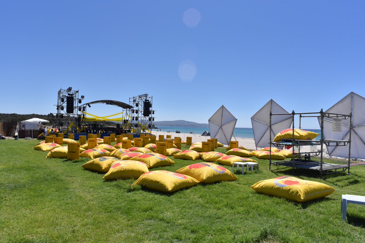 fg93_8's tweet photo. Doors open 🦑🐙 
%100 Music Electronica Festival Çeşme 2020 başladı!
Biletler festival alanı girişinde bulunan gişelerde ve Biletix'de: https://t.co/SbHqcNIV8c

#electronicafestival #cesme #yüzdeyüzmüzik #joinandble https://t.co/3jJbQ2GfhV