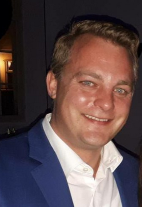 IbDoku's tweet photo. Das neurechte Modelabel "Peripetie" versucht sich zum Ausstatter der gesamten Neuen Rechten aufzuschwingen. Ob Identitäre, AfD-Politiker, Youtuber oder Influencer*innen, alle werden von dieser Marke ausgestattet. Hinter der GmbH stecke AfD-Politiker Florian Gräßle&Harald Kendzia. https://t.co/1dLDWw2tRt