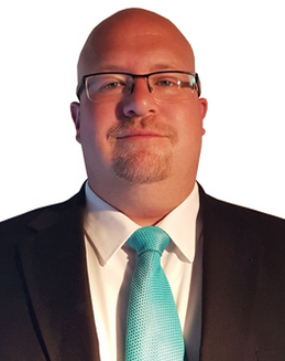 IbDoku's tweet photo. Das neurechte Modelabel "Peripetie" versucht sich zum Ausstatter der gesamten Neuen Rechten aufzuschwingen. Ob Identitäre, AfD-Politiker, Youtuber oder Influencer*innen, alle werden von dieser Marke ausgestattet. Hinter der GmbH stecke AfD-Politiker Florian Gräßle&Harald Kendzia. https://t.co/1dLDWw2tRt