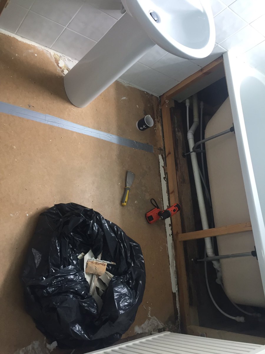 7johnloss80's tweet photo. #Toppingup ? Decorating the bathroom + Happy Wife = Being able to watch the #FACupFinal on Saturday. #thinkclever https://t.co/hTPkLNS0bA