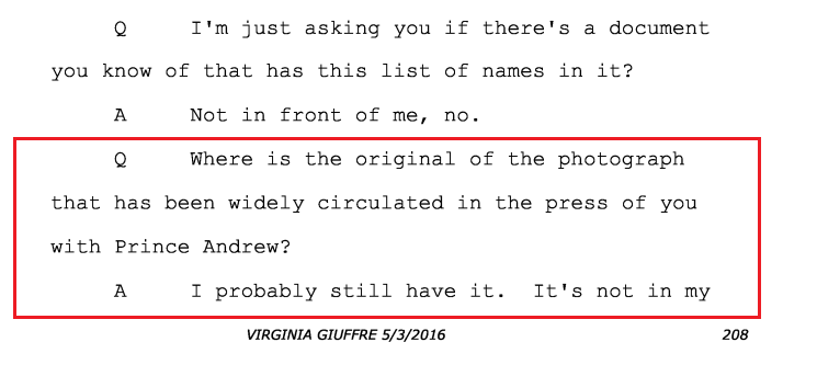 Davidinfo4's tweet photo. Vous vous souvenez de cette célèbre photo du prince #Andrew avec Ghislaine #Maxwell et la victime? 

Le FBI avait sa propre copie pendant des années - même avant l'audition de la victime par le FBI en 2011. 

Le #FBI savait, mais ils n'ont rien fait. https://t.co/uRt3amqlga