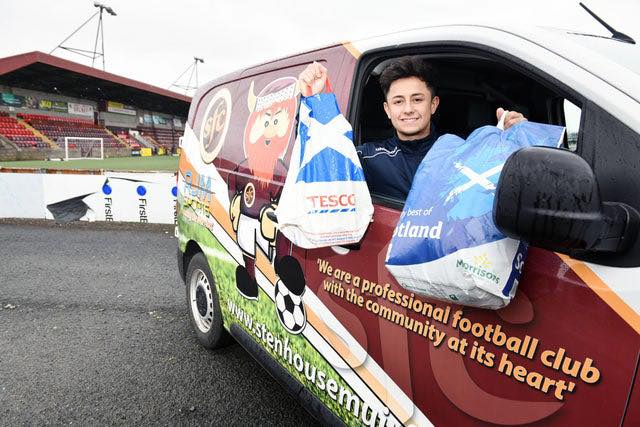 Team_Scotland's tweet photo. Last day to vote for your July #TeamScotStars winner!

@StenhousemuirFC are coordinating one of the largest community initiatives in Scotland, providing support to 350 vulnerable households every week

Do they get your vote? 

Vote here: https://t.co/dm5LDW7E4M https://t.co/GAPXHvbtPF