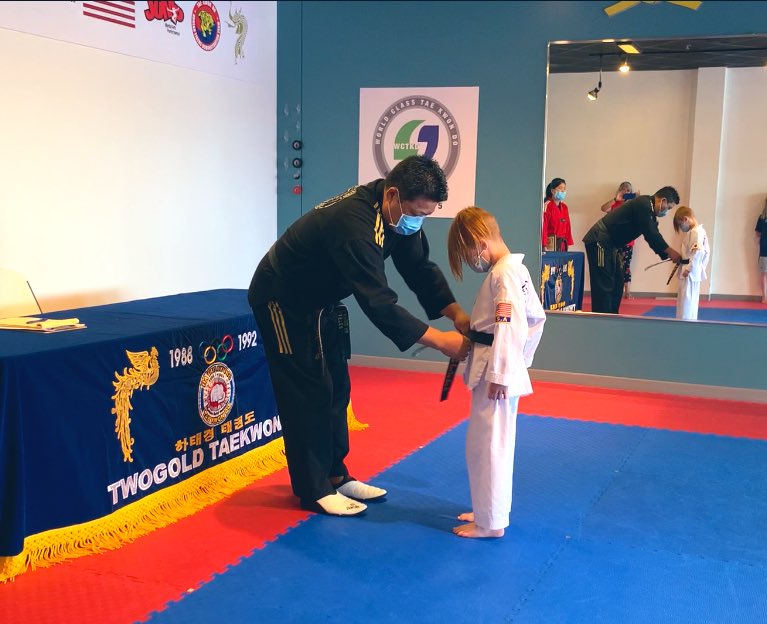 fun_moss528's tweet photo. Hard work pays off 💪🏼 #BlackBelt #1stDan On to the next one... https://t.co/lrUFgcWR9p