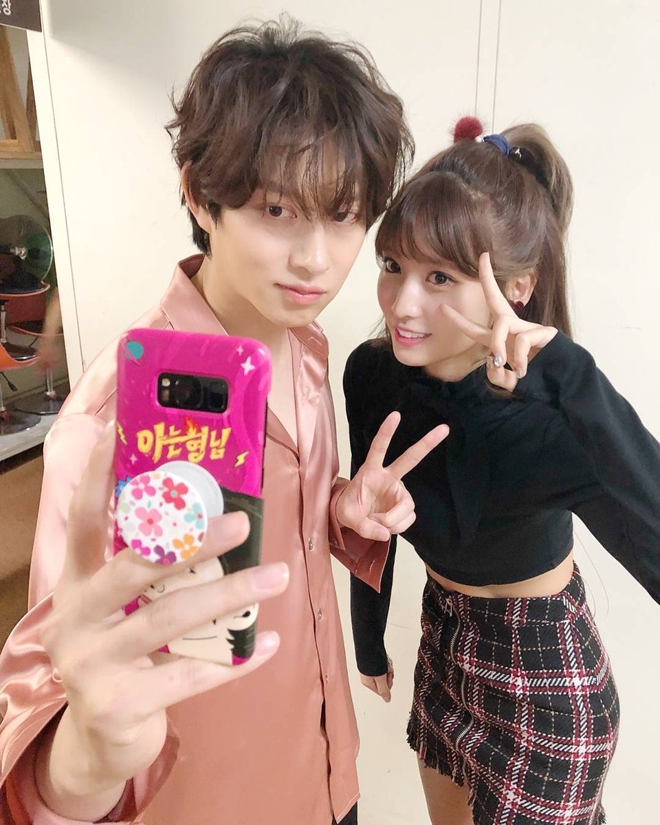 21/ November 13, 2017, Heechul uploads two selfies with Momo to his Instagram taken after the November 10th Music Bank.