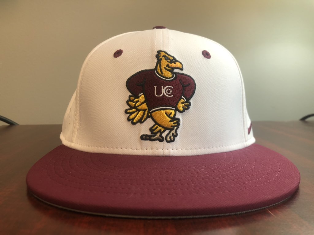 🚨 Be one of the first ☝️ to get our brand new fall training hat! 🚨 

How to win:
1. Follow <a href="/UCWV_Baseball/">Charleston Golden Eagles Baseball</a> 
2. Retweet
3. Tune in next Friday afternoon for a live drawing! 

Get the gear the Back-to-Back <a href="/TheMountainEast/">Mountain East Conf.</a> Champs wear by joining the #WingsUp nation!

#OneVi21on