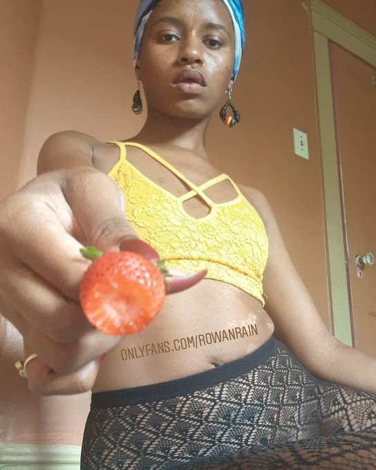 And you can't have none... &bull; #vegan #veganmukbang #strawberry #lips #mouth #nomakeup #vitiligo #vitiligonation<a href="/tag/vegan"class="tags">#vegan</a><a href="/tag/veganmukbang"class="tags">#veganmukbang</a><a href="/tag/nomakeup"class="tags"><span>#nomakeup</span></a><a href="/tag/lips"class="tags"><span>#lips</span></a><a href="/tag/blue"class="tags"><span>#blue</span></a><a href="/tag/queen"class="tags"><span>#queen</span></a><a href="/tag/stockings"class="tags"><span>#stockings</span></a><a href="/tag/red"class="tags"><span>#red</span></a><a href="/tag/strawberry"class="tags"><span>#strawberry</span></a>