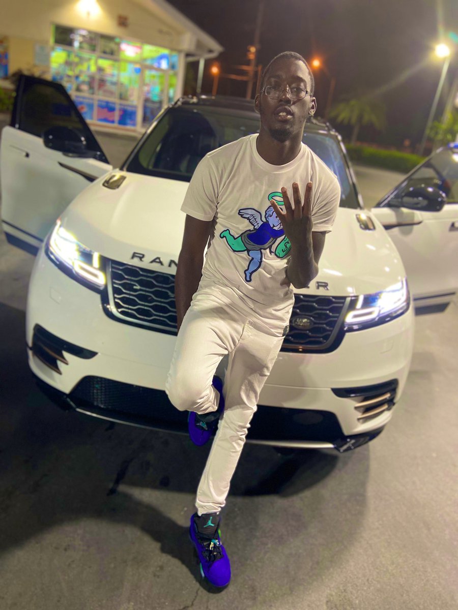 SonnyTheJew's tweet photo. I Gotta Hustle I Cant Waste No Time Gotta Use My Talents ✊🏿😤🔋 #Exit19 #CarverRanches FlightRi$K https://t.co/vaPefxFtDa