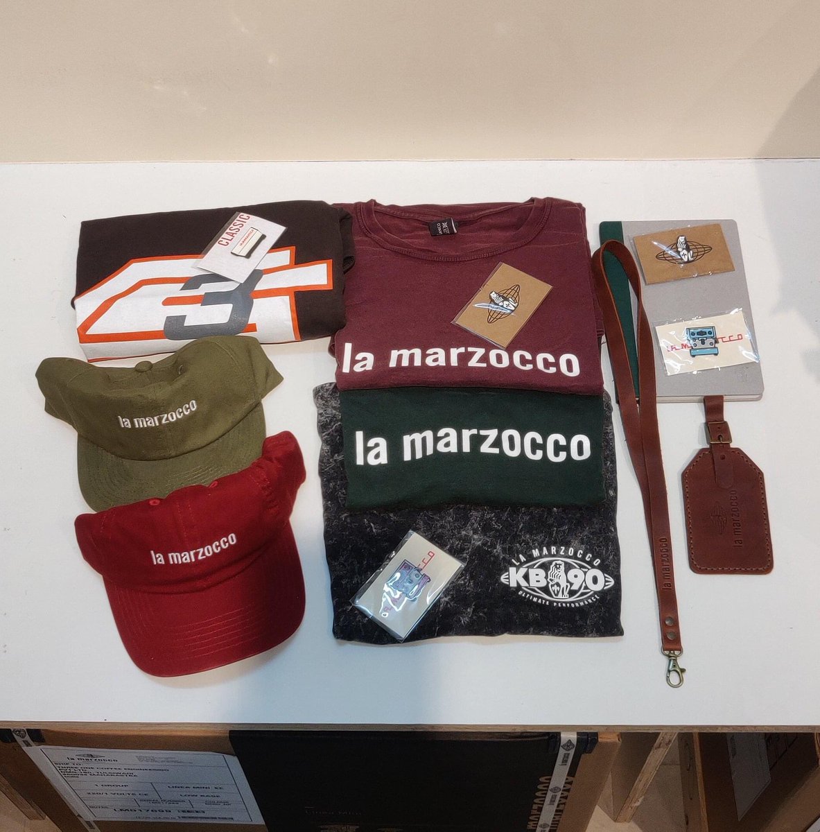 threeonecoffee's tweet photo. Look what we received from our partner. Thank you @lamarzocco for sending us these goodies!
#ThreeOneCoffee #LaMarzocco #LaMarzoccoFamily #LaMarzoccotshirt #Goodies #Merchandise https://t.co/rNy0nwVe9J