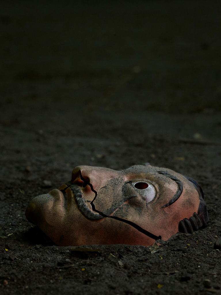 PENGUMUMAN! Perampokan ini segera selesai. Mari ditunggu Money Heist: Part 5.