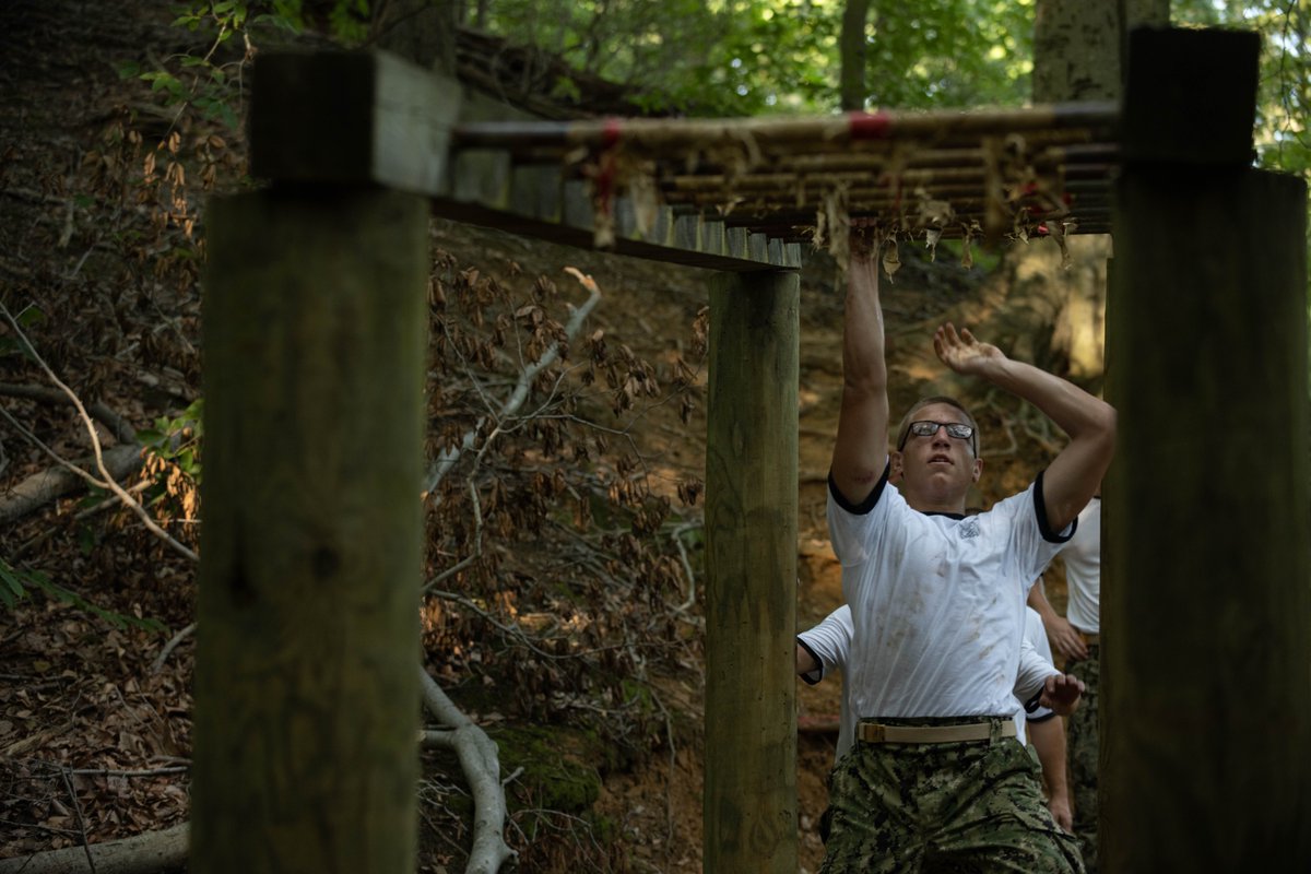 NavalAcademy's tweet photo. Just Monkeying Around
19th + 20th Companies tackled the #EnduranceCourse on Thursday
#USNA2024 I #GoNavy https://t.co/U12ySIUeli