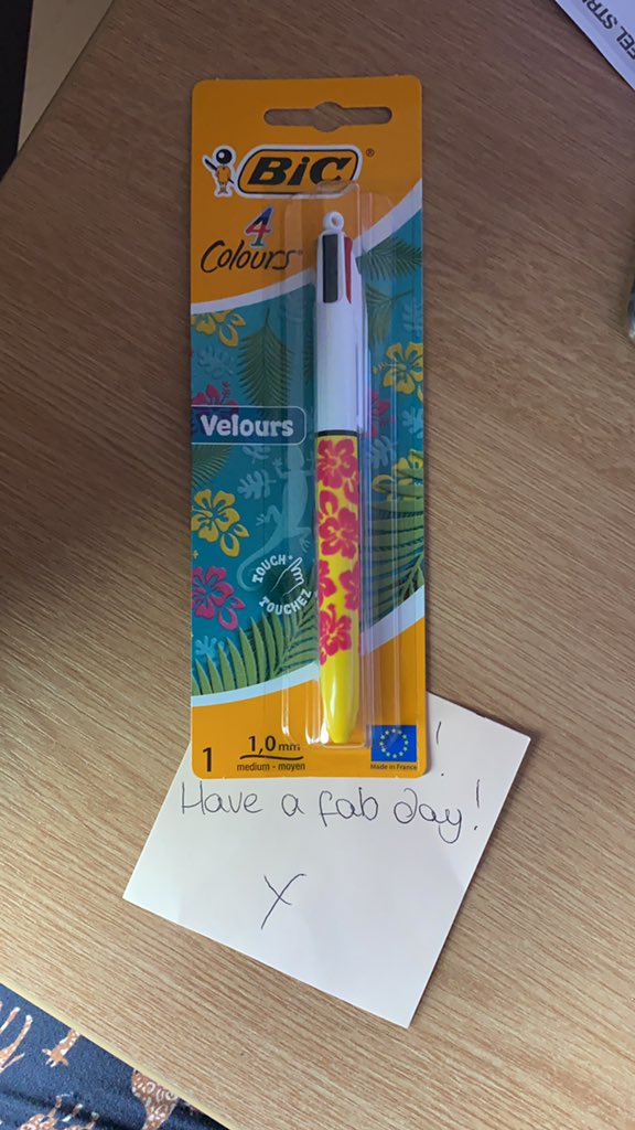 shonalianewatts's tweet photo. Thank you to one of my lovely nurses who left me this on my desk this morning. It’s the little things that are so lovely! Thank you 💕 @harbour_ward https://t.co/fw6wBV0dYw