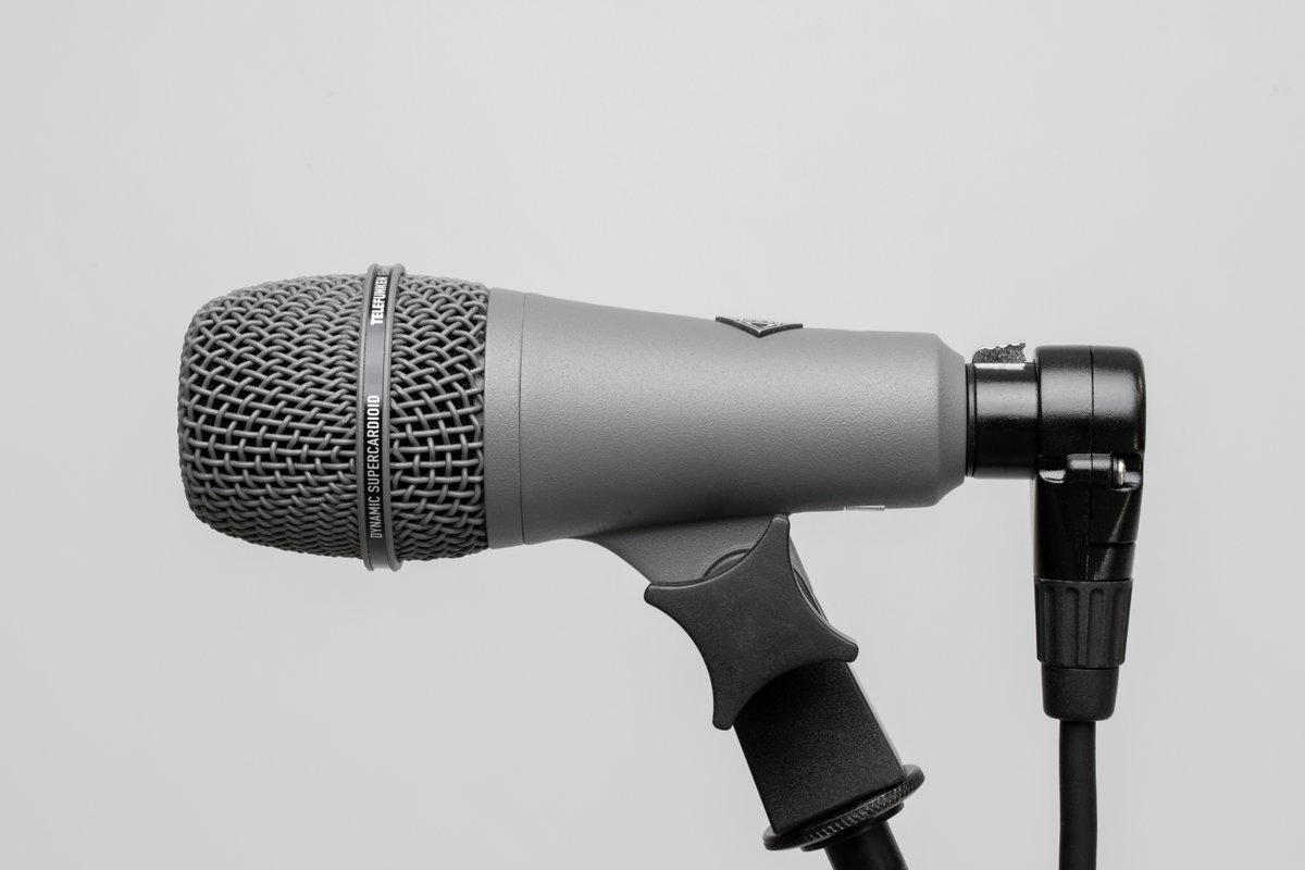 TELEFUNKEN_Mics's tweet photo. The M81-SH features the exact same sonic properties as the handheld M81, but in a more compact, low profile package. #telefunken #telefunkenmics #M81SH
https://t.co/XnAHmpKRYg https://t.co/UqSf4p1JwX