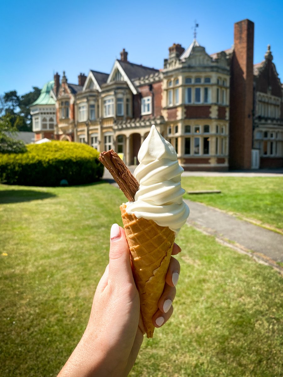 This is a Public Service Announcement: You can buy excellent* whippy ice cream from our Hut 1 Kiosk🍦

AND you can enjoy it with this view 😍

Pre-book your visit now ➡️ bletchleypark.org.uk/tickets#/

* As tried and tested by our Comms team...