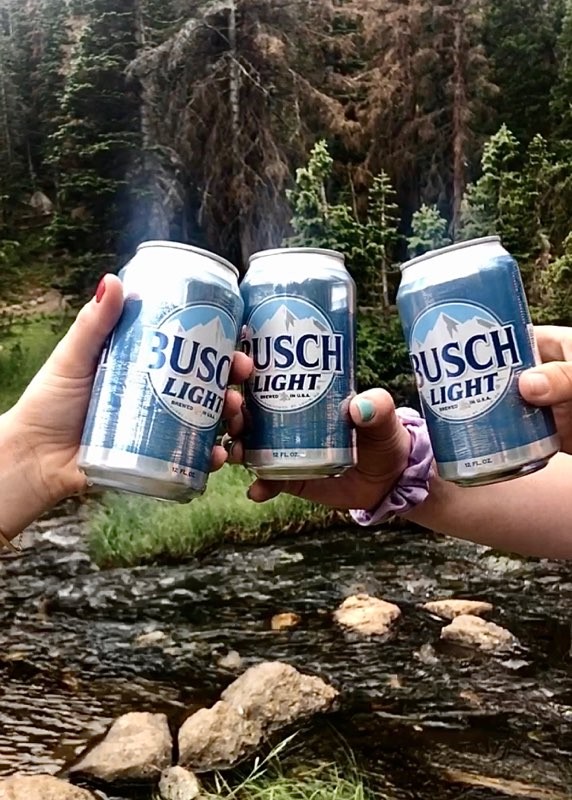 AdamsBeverages's tweet photo. Cheers to summer weekends 🍻☀ #TGIF https://t.co/sYbkTiB6MC