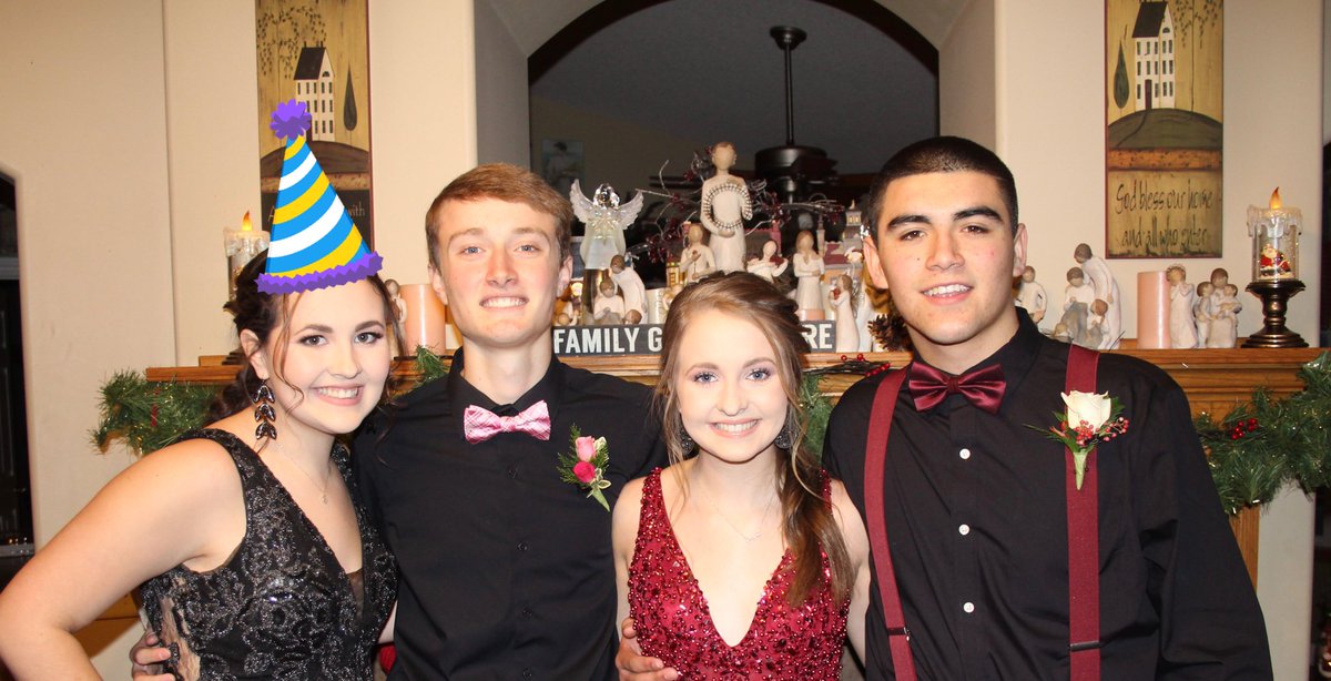 _treyabasolo's tweet photo. Another happy birthday to @macychambers3 your my second favorite chambers twin🥰 https://t.co/El984FNfCT