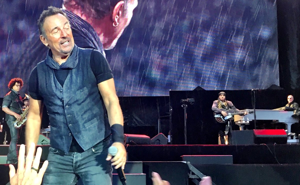 ValmyAuto's tweet image. Four years ago today since the last E-Street Band show in Europe.