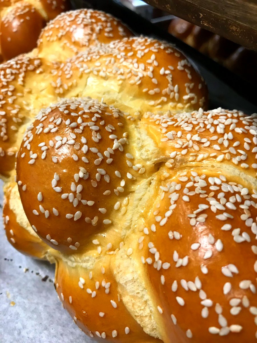 3brothersbakery's tweet photo. Happy ChallahDay! Our Friday fresh breads are ready for pickup at all locations! https://t.co/dBlK14KWeB

#houstonbakery #shabbatshalom #ChallahDay https://t.co/y3d0AV5JXt
